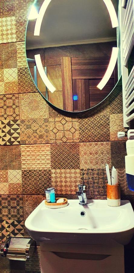 Epic Meidan Hotel ティビリシ エクステリア 写真