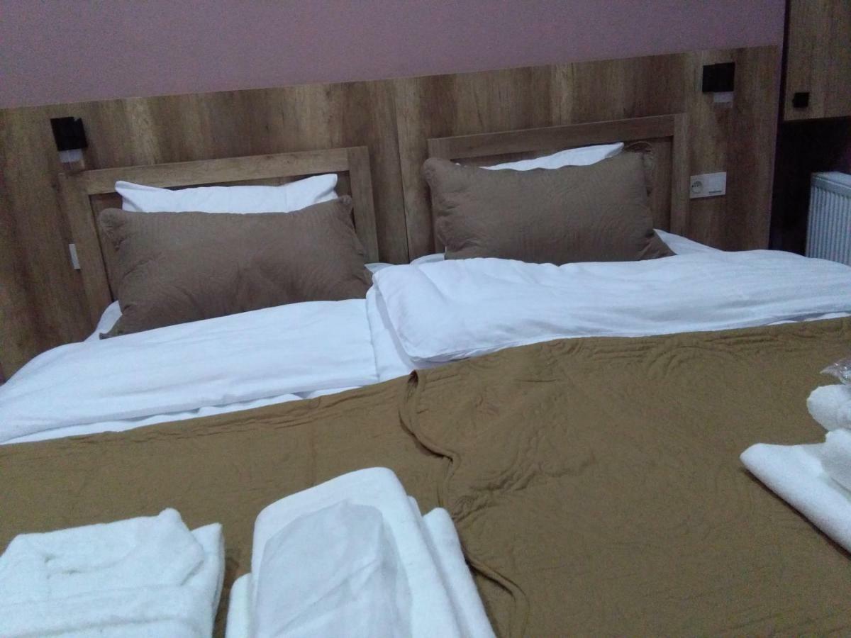 Epic Meidan Hotel ティビリシ エクステリア 写真