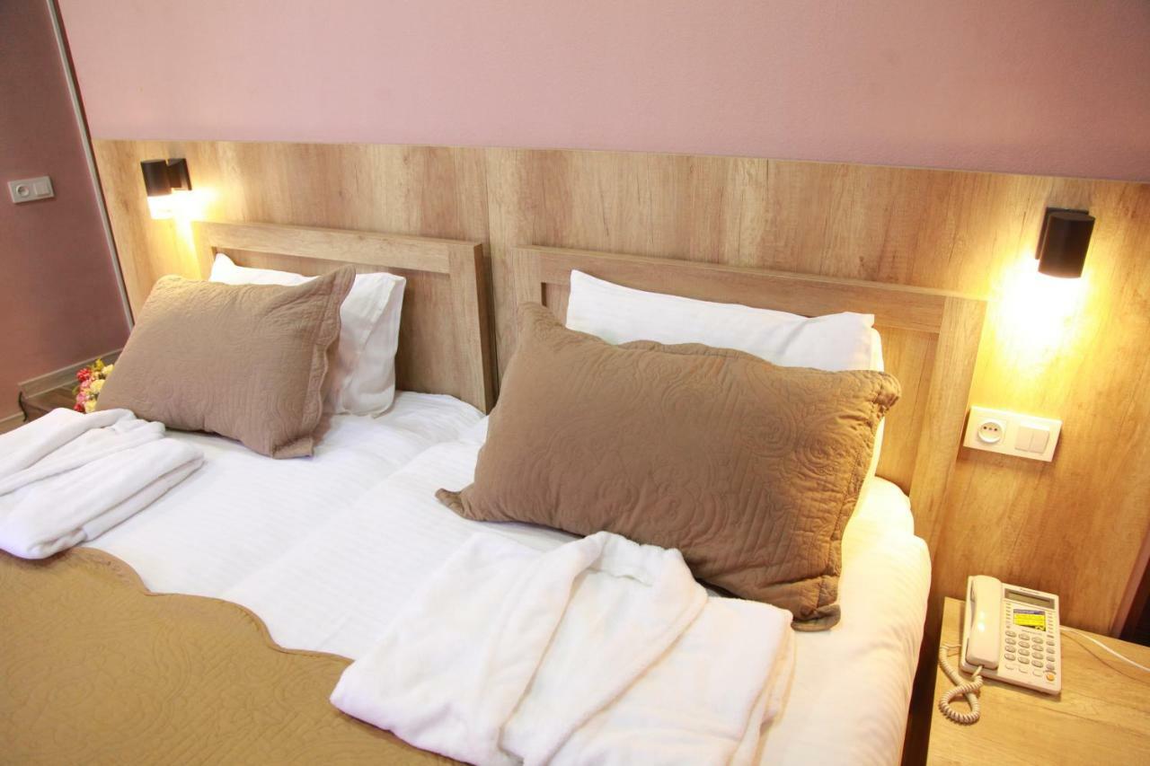 Epic Meidan Hotel ティビリシ エクステリア 写真