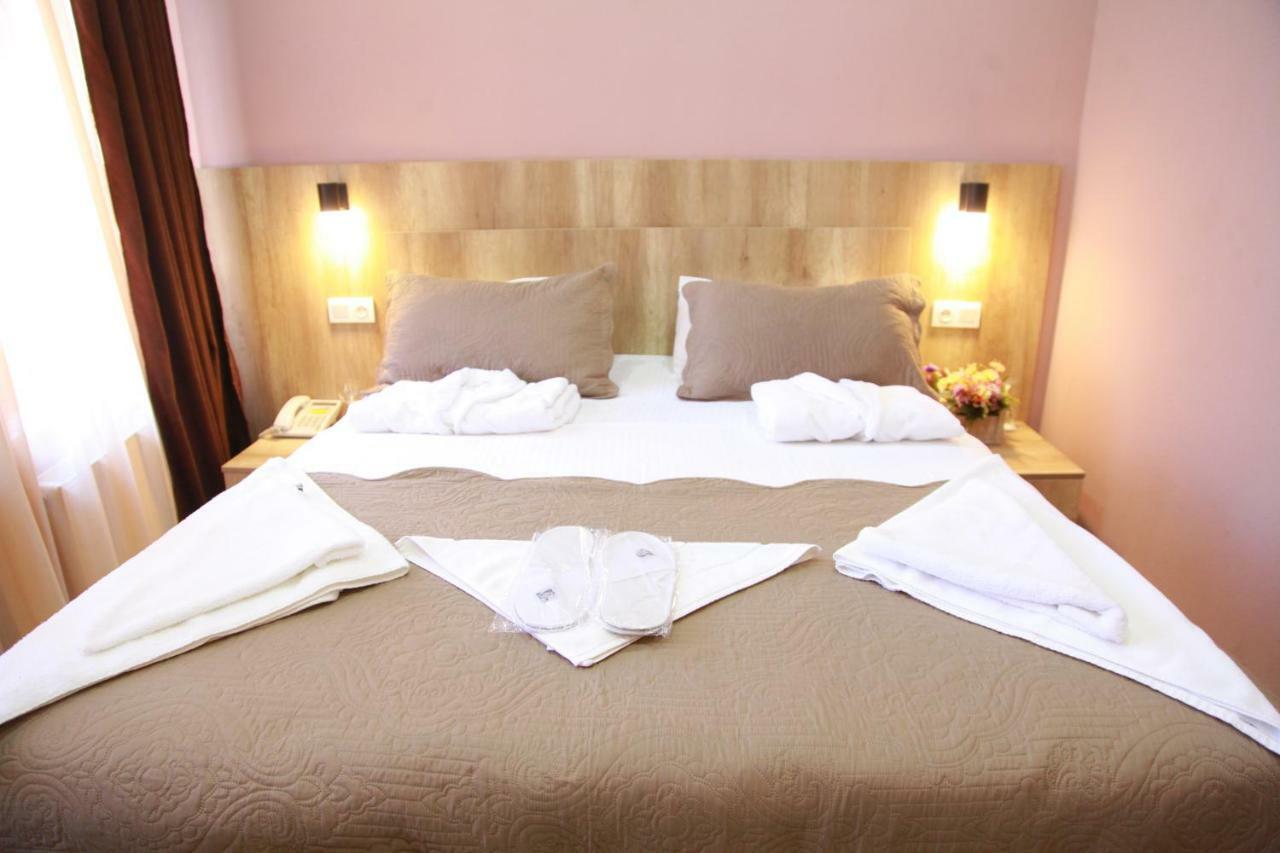 Epic Meidan Hotel ティビリシ エクステリア 写真